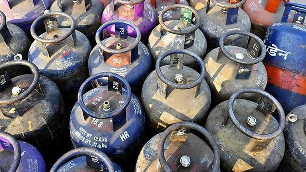 Suresh Gopi and Hardeep Singh Puri Address LPG Supply Crisis