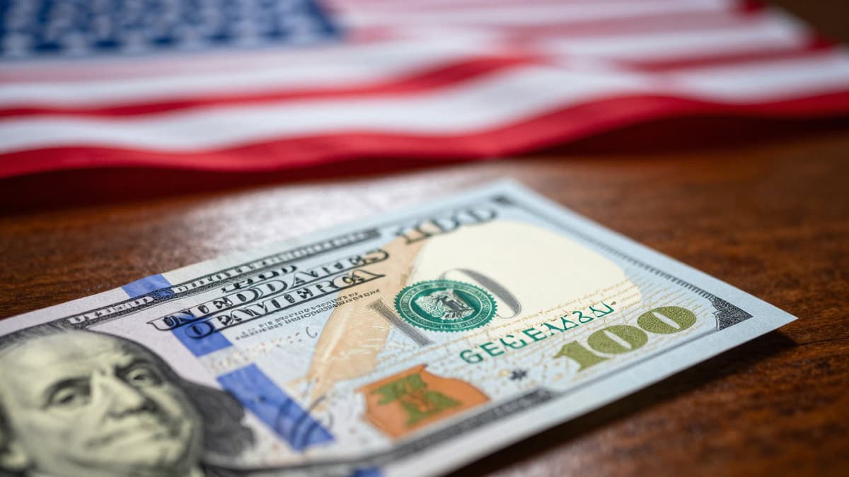Photorealistic US banknote design featuring the 250th Independence Day emblem and a new presidential signature area.
